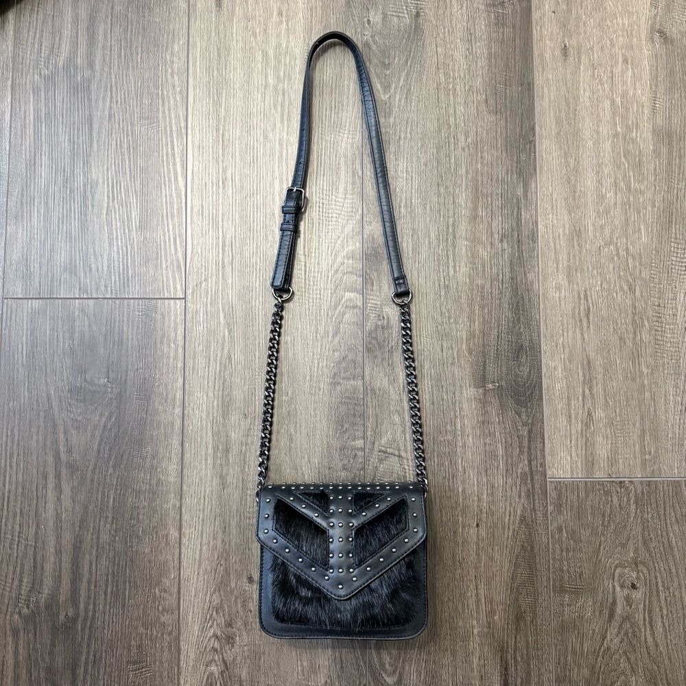 Gianni Bini black textured crossbody bag adjustable Strap NWOT